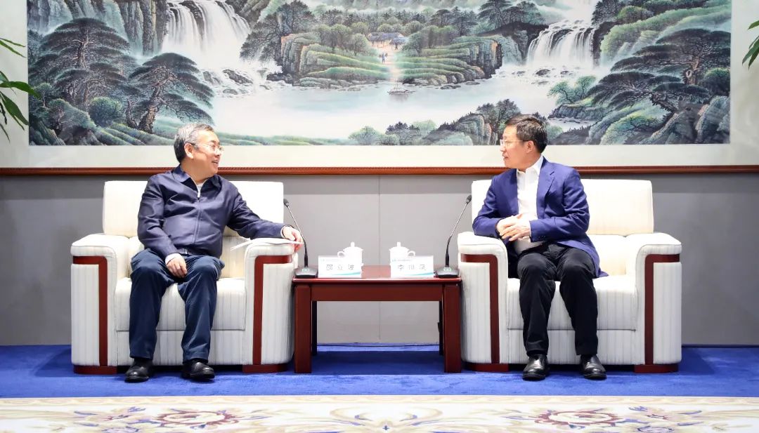 中國電氣裝備黨委書記、董事長李洪鳳會見國家開發公司戰略客戶部總經理邵立波